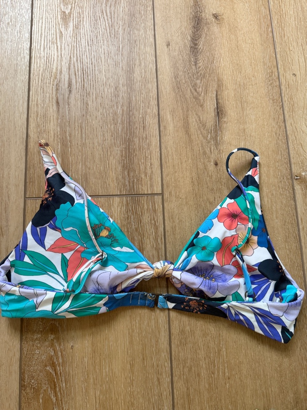 O’Neill women’s Floral Triangle Bikini Top in Multicolor - Picture 2 of 2